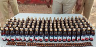 प्रतिबंधित नशीली सिरप बेचते दो युवक गिरफ्तार