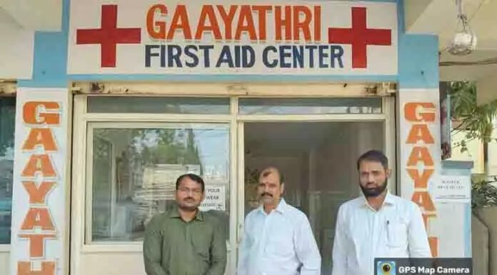 अवैध रूप से दवाइयां बेचने वाले फर्जी डॉक्टरों को पकड़ा