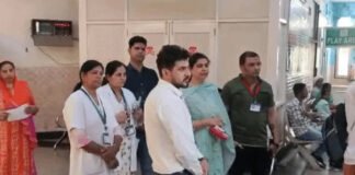 दवा-इंजेक्शन की जगह अस्पताल के फ्रिज में लस्सी-सब्जियां मिली