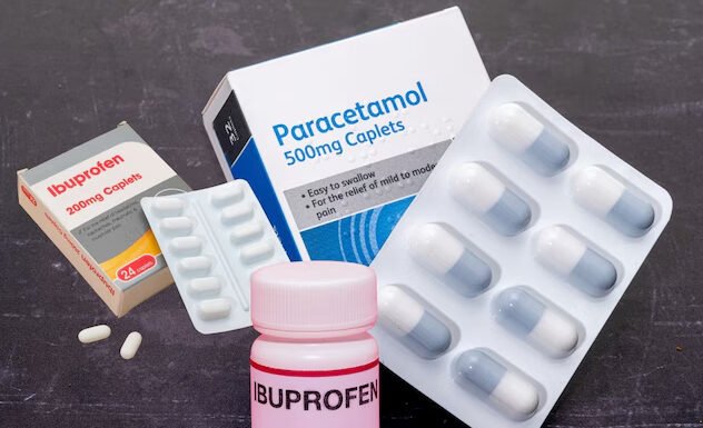 दवा फर्मों पर रेड कर गुणवत्ता जांच के लिए 49 सैंपल लिए