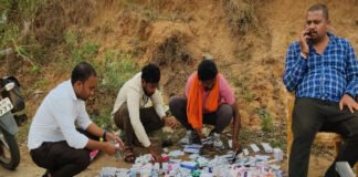 दवाइयां बाहर फेंकने पर दो फार्मासिस्ट और स्टोर प्रभारी सस्पेंड
