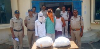 नशीली कफ सिरप की कार से तस्करी का मामला पकड़ा