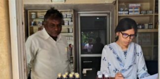 मेडिकल स्टोर्स पर प्रतिबंधित दवाएं जब्त कर लाइसेंस किया कैंसिल