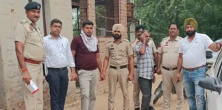 नशीले कैप्सूल की कार में तस्करी का मामला पकड़ा