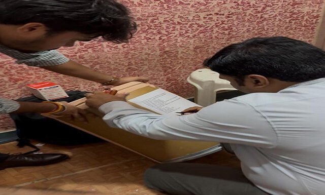 नकली दवा रैकेट का छापेमारी कर भंडाफोड़ किया