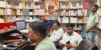 मेडिसिन मार्केट में रेड कर 3 लाख की नशीली दवाएं बरामद