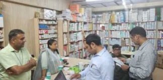नकली दवा बिक्री की शिकायत पर तीन मेडिकल स्टोरों पर रेड