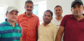 ड्रग्स इंस्पेक्टर को लाइसेंस के लिए रिश्वत लेते Arrest किया