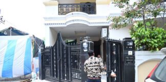 चिकित्सा उपकरण व्यापारी के 30 ठिकानों पर रेड