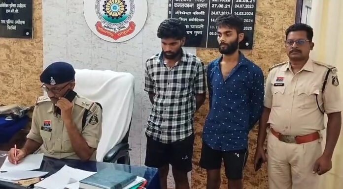 प्रतिबंधित नशीली दवाओं की अवैध बिक्री करते दो युवक अरेस्ट
