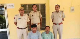 दो नशा तस्करों को गिरफ्तार कर 868 गोलियां जब्त