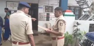 सरकारी अस्पताल में महिला डॉक्टर से मारपीट व रेप की धमकी