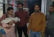 डॉक्टर ने नवजात को लगा दी एक्सपायरी वैक्सीन, एफआईआर दर्ज