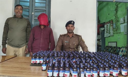 कोडीनयुक्त कफ सिरप की एक्सयूवी कार से तस्करी पकड़ी