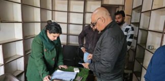 लाइसेंस के बगैर दवा बेचने पर मेडिकल स्टोर किया सील