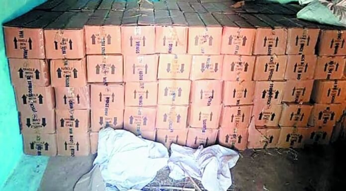 मकान में रेड के दौरान अवैध नशीली दवाओं का जखीरा मिला