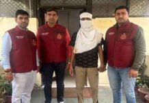 नकली कॉस्मेटिक्स पैकिंग मटेरियल बनाने वाली फैक्ट्री पकड़ी