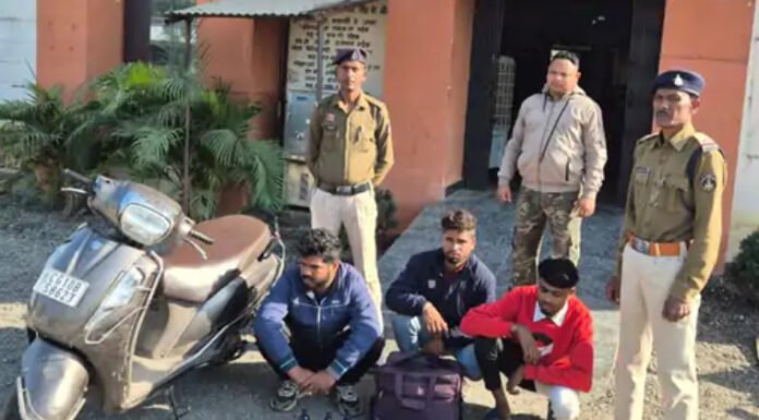 प्रतिबंधित कफ सिरप की तस्करी करने वाले रैकेट का भंडाफोड़