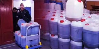 गोदाम पर रेड कर 25 लाख रुपए का मिलावटी शहद बरामद