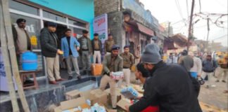 नशीली दवाइयां मिलने पर कई मेडिकल स्टोर सील