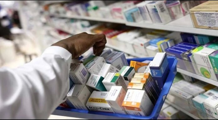 दवाइयां जीएसटी घटने के बाद भी महंगी, 10 प्रतिशत एमआरपी बढ़ी