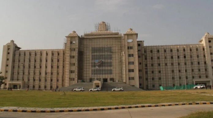 आयुष विश्वविद्यालय में बनी दवाएं विदेशों में होंगी निर्यात