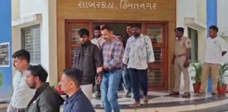 नकली दूध बनाने वाली फैक्ट्री का भंडाफोड़, 5 अरेस्ट