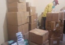 अवैध दवा गोदाम पर रेड कर लाखों की दवाएं सीज