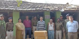 मेडिकल स्टोरों पर रेड कर नकली दवाइयां बरामद