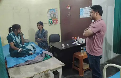 अवैध गर्भपात करने वाले क्लीनिक पर रेड, सीज किया