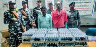 कफ सिरप की तस्करी पकड़ी, दो तस्कर पिकअप सहित काबू