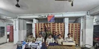 नशीली टेबलेट-कैप्सूल की तस्करी पकड़ी, तस्कर फरार