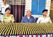 प्रतिबंधित कफ सिरप की 12 हजार बोतलों के साथ 4 अरेस्ट