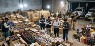 गोदाम पर रेड कर 1.25 करोड़ की प्रतिबंधित दवाएं और इंजेक्शन जब्त
