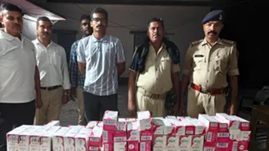 कॉस्मेटिक दुकानों पर रेड, नकली हेयर रिमूवल क्रीम की खेप जब्त