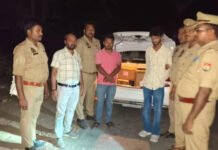 प्रतिबंधित कोडीनयुक्त कफ सीरप की तस्करी पकड़ी, 2 अरेस्ट
