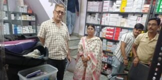 योगा फार्मा पर रेड कर नकली 16 हजार टैबलेट बरामद