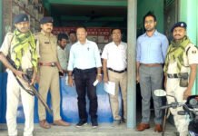 अवैध मेडिकल स्टोरों पर छापेमारी, भारी मात्रा में दवाएं जब्त
