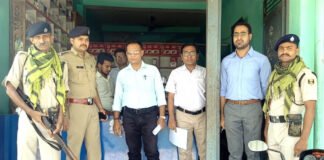 अवैध मेडिकल स्टोरों पर छापेमारी, भारी मात्रा में दवाएं जब्त