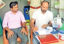 अवैध क्लिनिक पर रेड पड़ते ही झोलाछाप डॉक्टर फरार