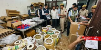 अवैध पॉलीक्लिनिक पर रेड, लाखों की दवाएं सील