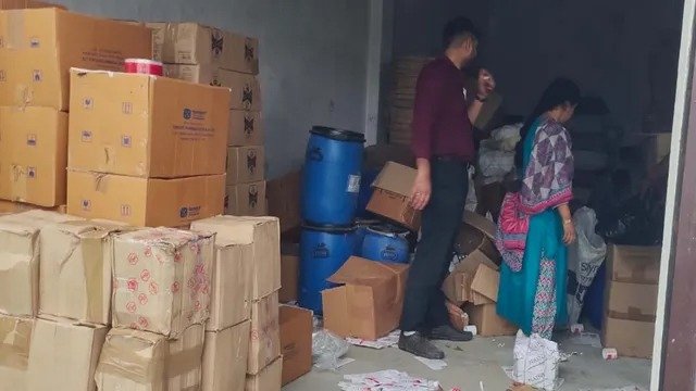 नकली दवा निर्माण करने वाली फैक्ट्री का भंडाफोड़, सील