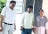 सरकारी शिक्षक पत्नी संग अवैध क्लीनिक चलाते पकड़ा