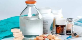 आयुर्वेदिक दवा कंपनी पर रेड, लाइसेंस किया कैंसिल