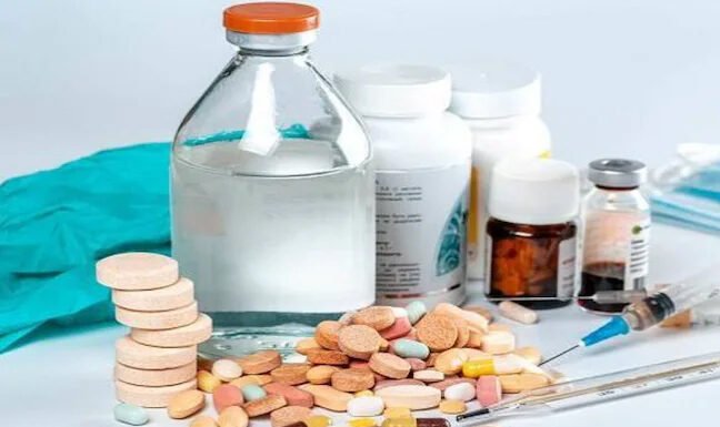 आयुर्वेदिक दवा कंपनी पर रेड, लाइसेंस किया कैंसिल