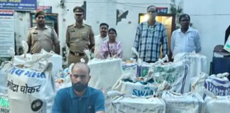 दवा गोदाम से एक्सपायर दवाइयां और प्रिंटेड लेबल किए सीज
