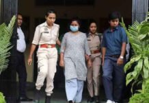 ड्रग इंस्पेक्टर दंपत्ति सस्पेंड, रिश्वतखोरी का आरोप