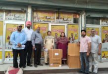 मेडिकल स्टोर और गोदाम पर छापेमारी कर 43 लाख की दवाइयां जब्त