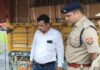 कोडीनयुक्त सिरप मामले में आरोपियों के मेडिकल स्टोरों पर रेड