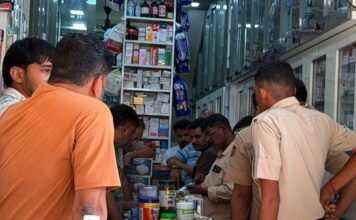 मेडिकल स्टोर्स पर रेड के दौरान रिकॉर्ड में मिली खामियां मेडिकल स्टोर्स